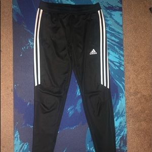 Adidas Joggers ☀️